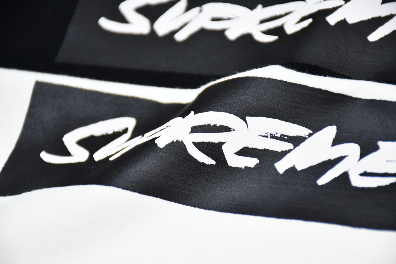 SUPREME スュ prem ト Tシャツ ボックスロゴ 半袖 ブラック ホワイト 全2色 - 画像 7