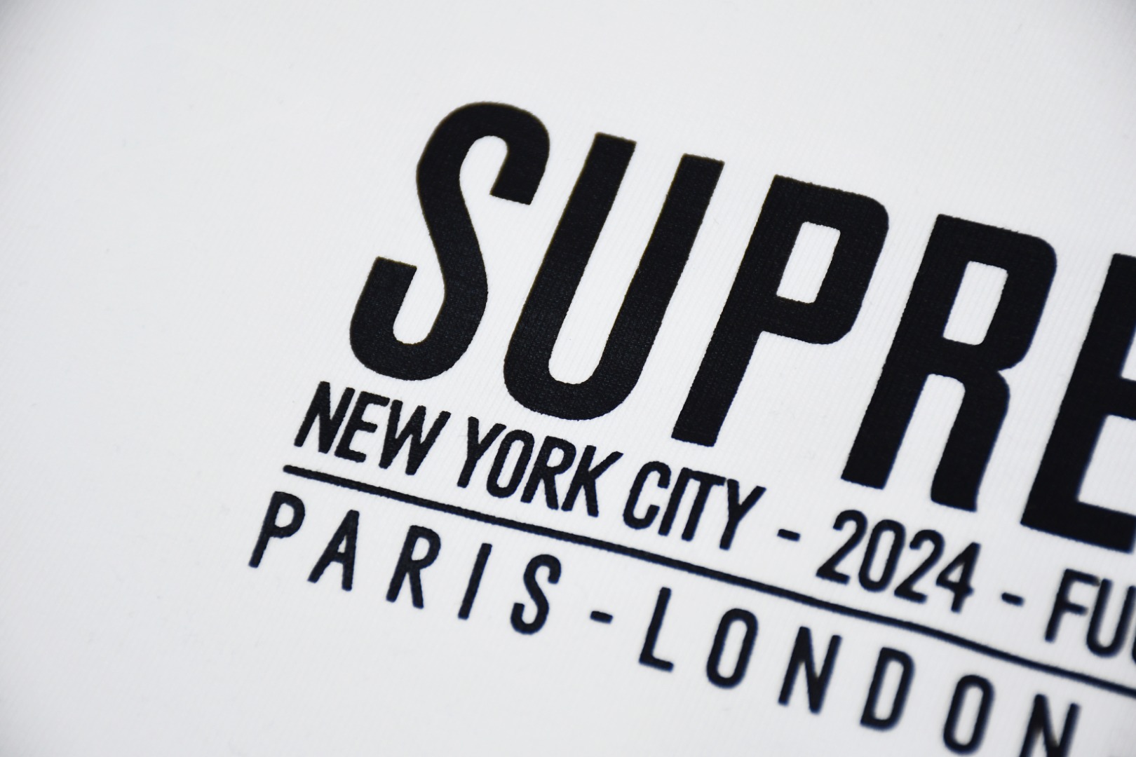 SUPREME スーパー パリ Tシャツ ブラック ウォッシュド加工 2024 ファッ ザ レスト 全2色 - 画像 7