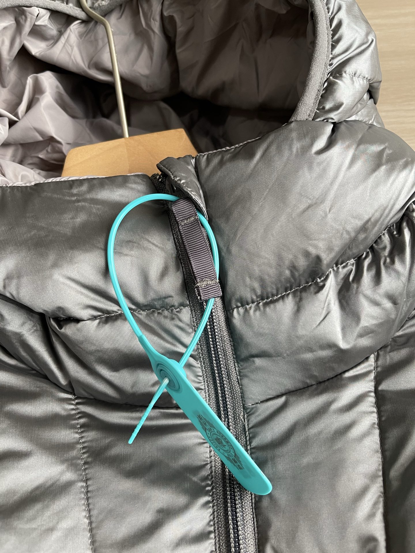 SUPREME スュプレム クオントン ダウンジャケット ブラック ピンク グレー 全3色 - 画像 7