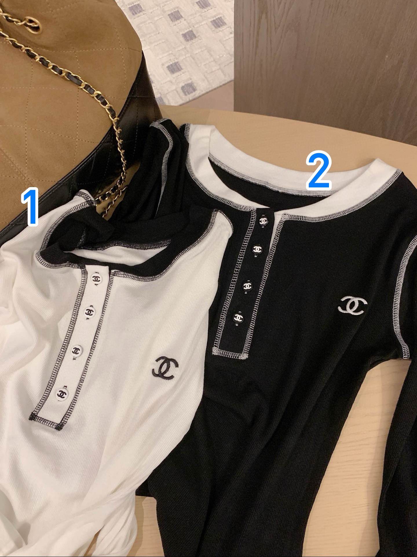 シャネルCHANEL ロングスリーブ ポロシャツ ホワイト/ブラック 2色入