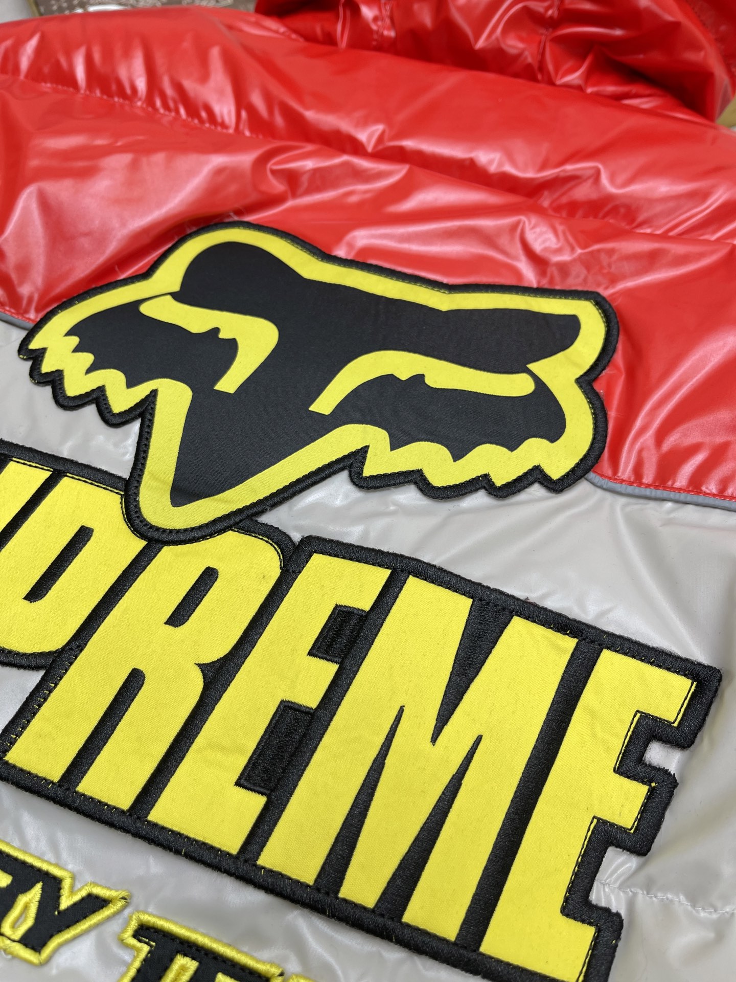 SUPREME スュプリーム ファイヤー パーカー ブラック レッド 全2色 - 画像 3