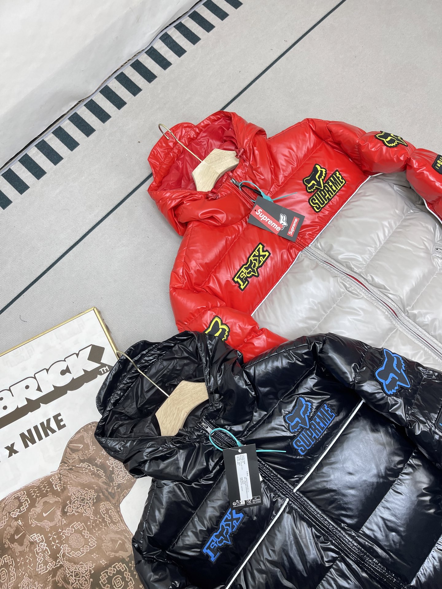 SUPREME スュプリーム ファイヤー パーカー ブラック レッド 全2色 - 画像 5