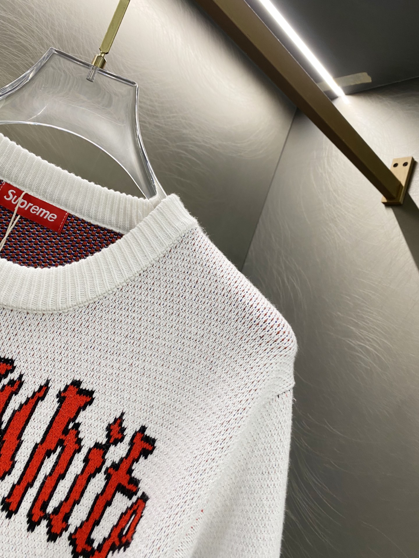 SUPREME スュプリーム ニットセーター Snow White デザイン ロゴ ブランド コラボ 35〜60字制限内に収まるように調整。 - 画像 7