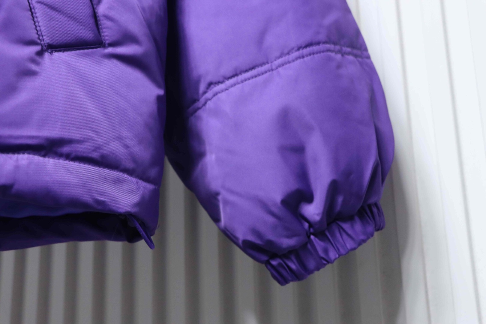 Supreme スプリーム レザーヨークパッフルジャケット 90白鸭绒 ポケット付き ハンチング ブラック ホワイト パープル 全3色 - 画像 8