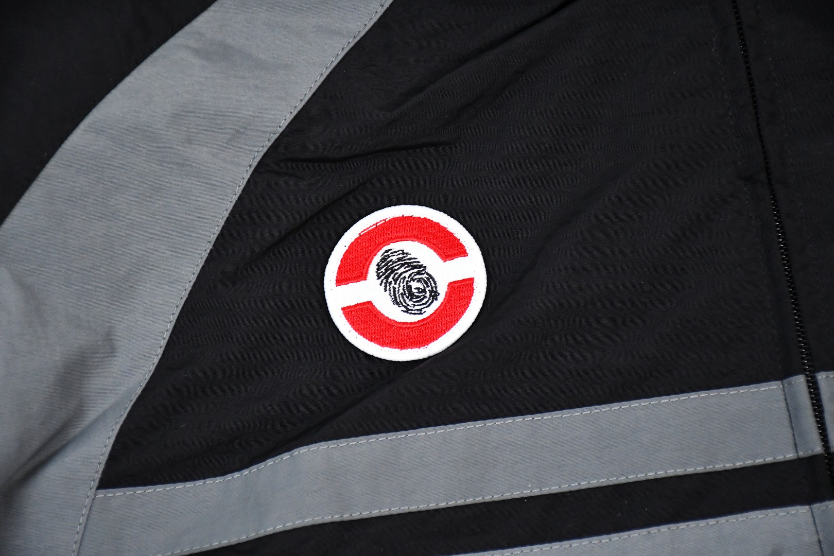 SUPREME スュプリーム デューカティ ランニングジャケット 黒 ホワイト グレー 全3色 - 画像 2