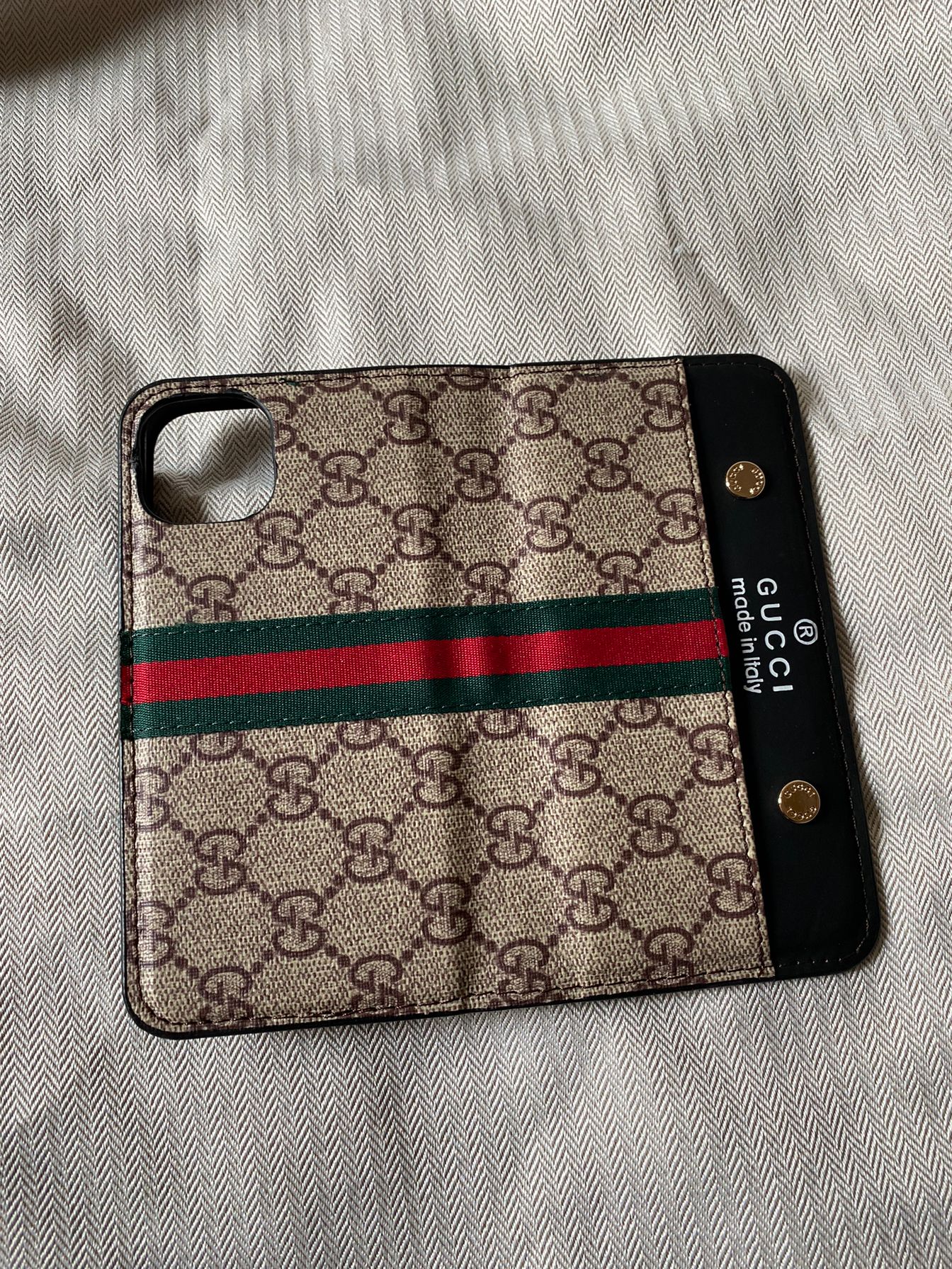 GUCCI　グッチ　手帳型ケース　スマホケース　ロゴ　スマホカバー　CASE　2色