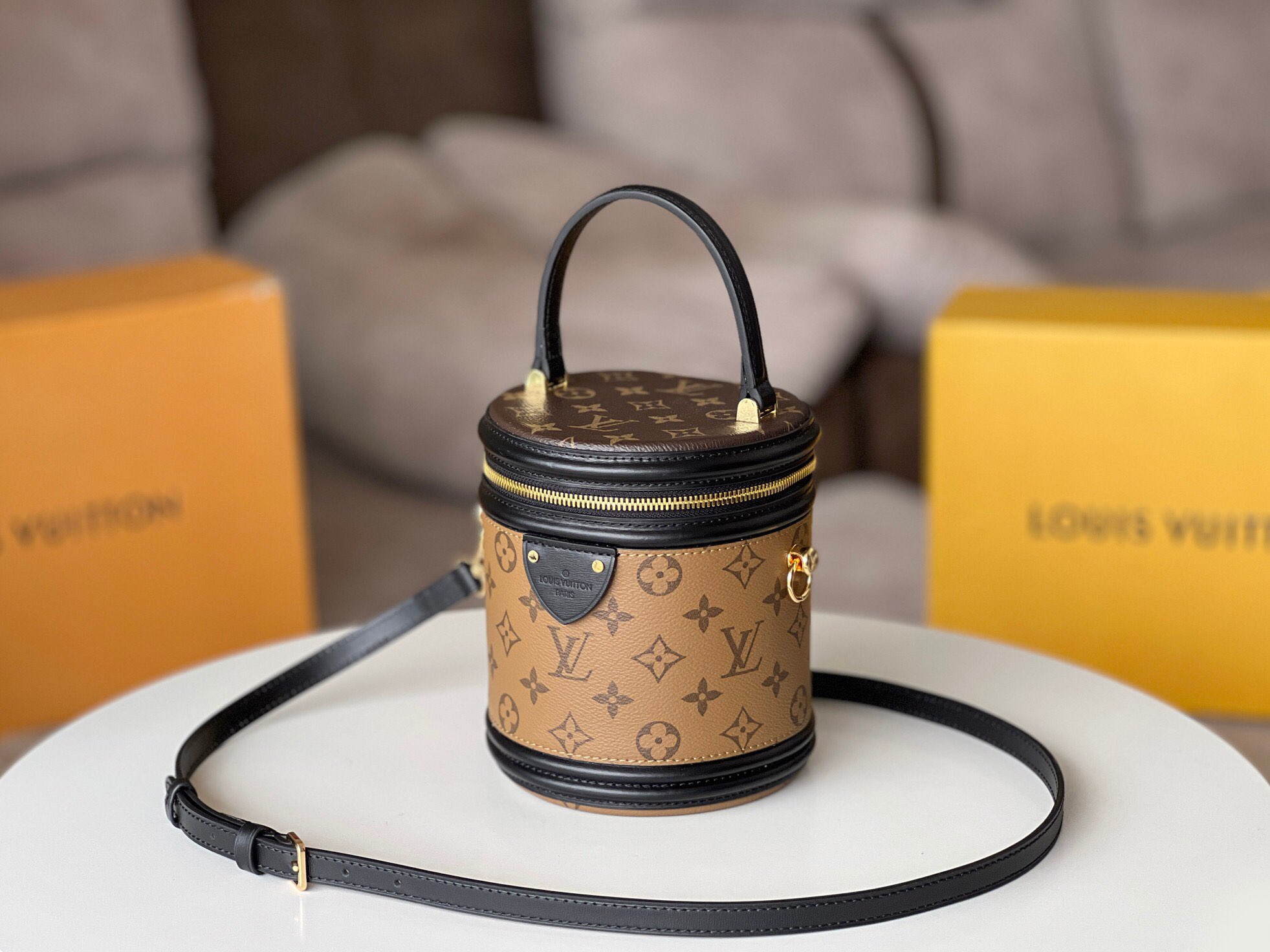 ルイヴィトン　LOUISVUITTON　モノグラム　カンヌ　オシャレ　Cannes　ブラック　ハンドバッグ　ショルダーバッグ