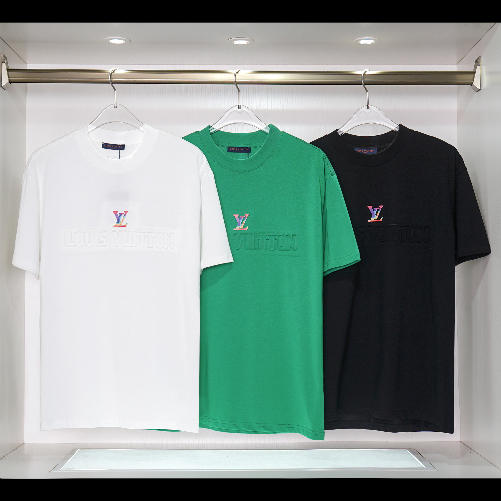 Louis Vuitton　ルイヴィトン　メンズシャツ　クルーネック 半袖シャツ　綿100％　LOGO　Ｔシャツ　T-Shirt　シャツ　3色