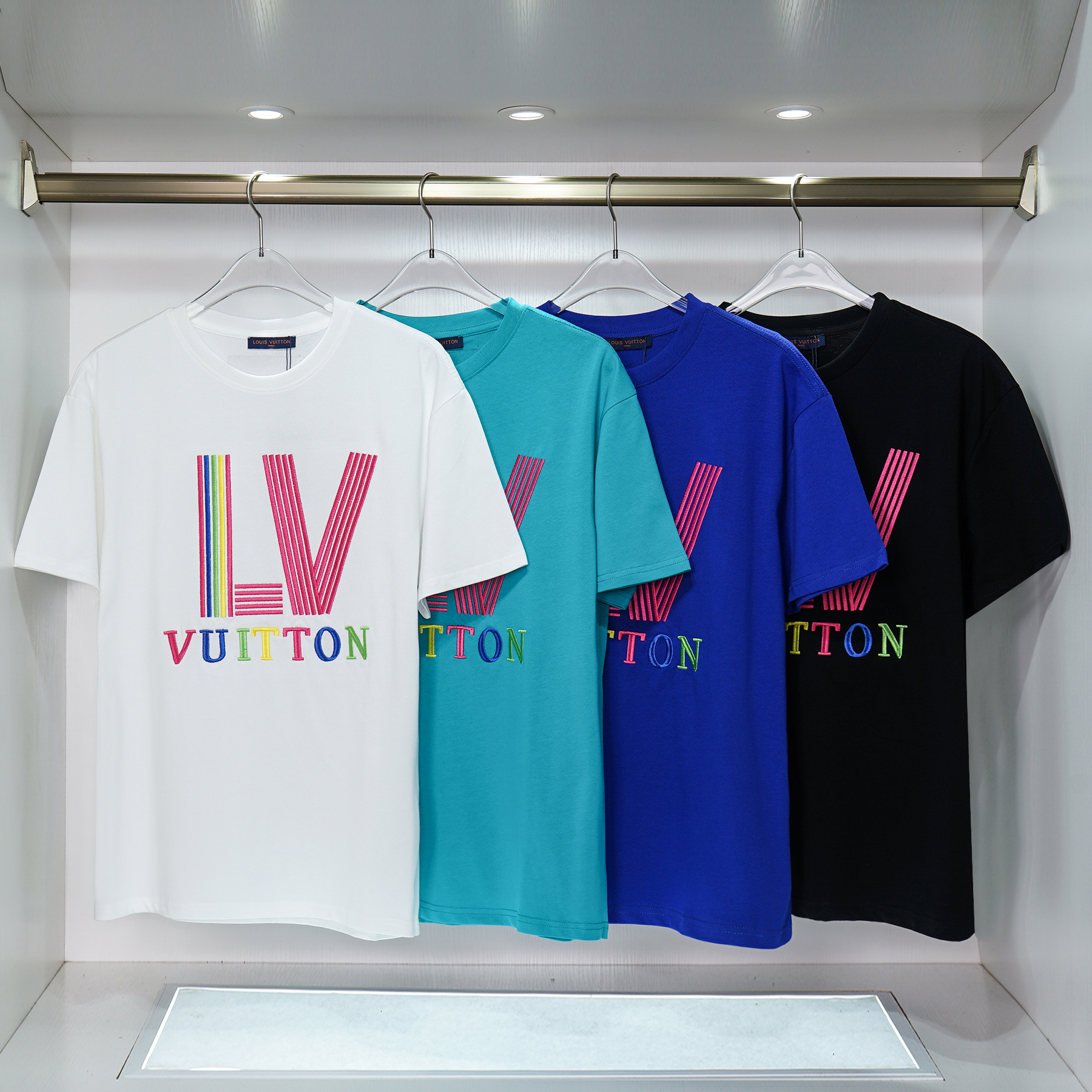 ルイヴィトン　Louis Vuitton　刺繍　半袖シャツ　Ｔシャツ　T-Shirt　クルーネック　4色選択可
