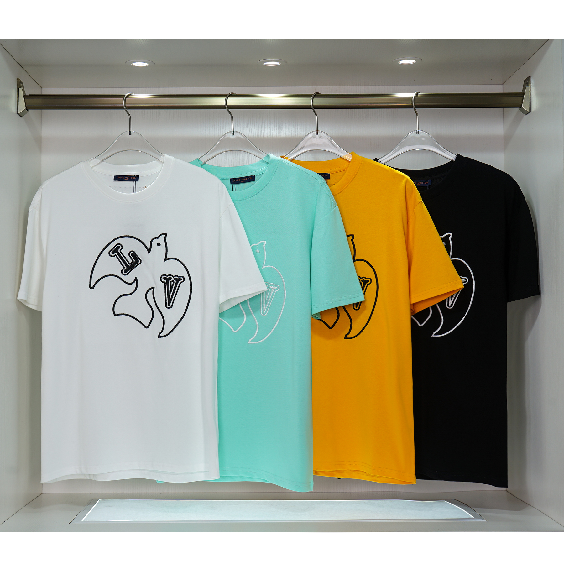 ルイヴィトン　Louis Vuitton　ロゴシャツ　半袖シャツ　Ｔシャツ　T-Shirt　クルーネック　刺繍　4色