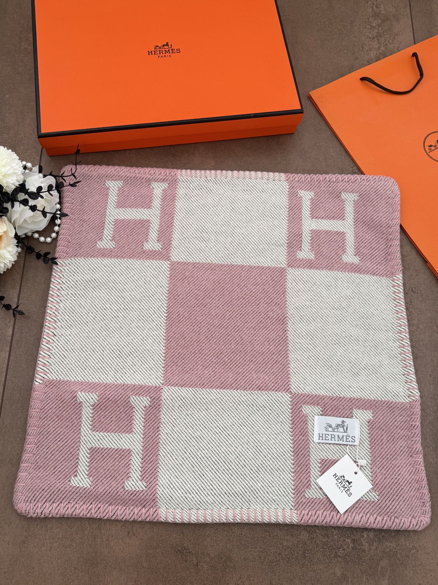 HERMES　エルメス　お部屋のアクセントに♪クッション　アヴァロン　Avalon Navy　Cushion　Hチェック柄　抱き枕カバー　まくら座布　団カバー　9色入れ - 画像 5