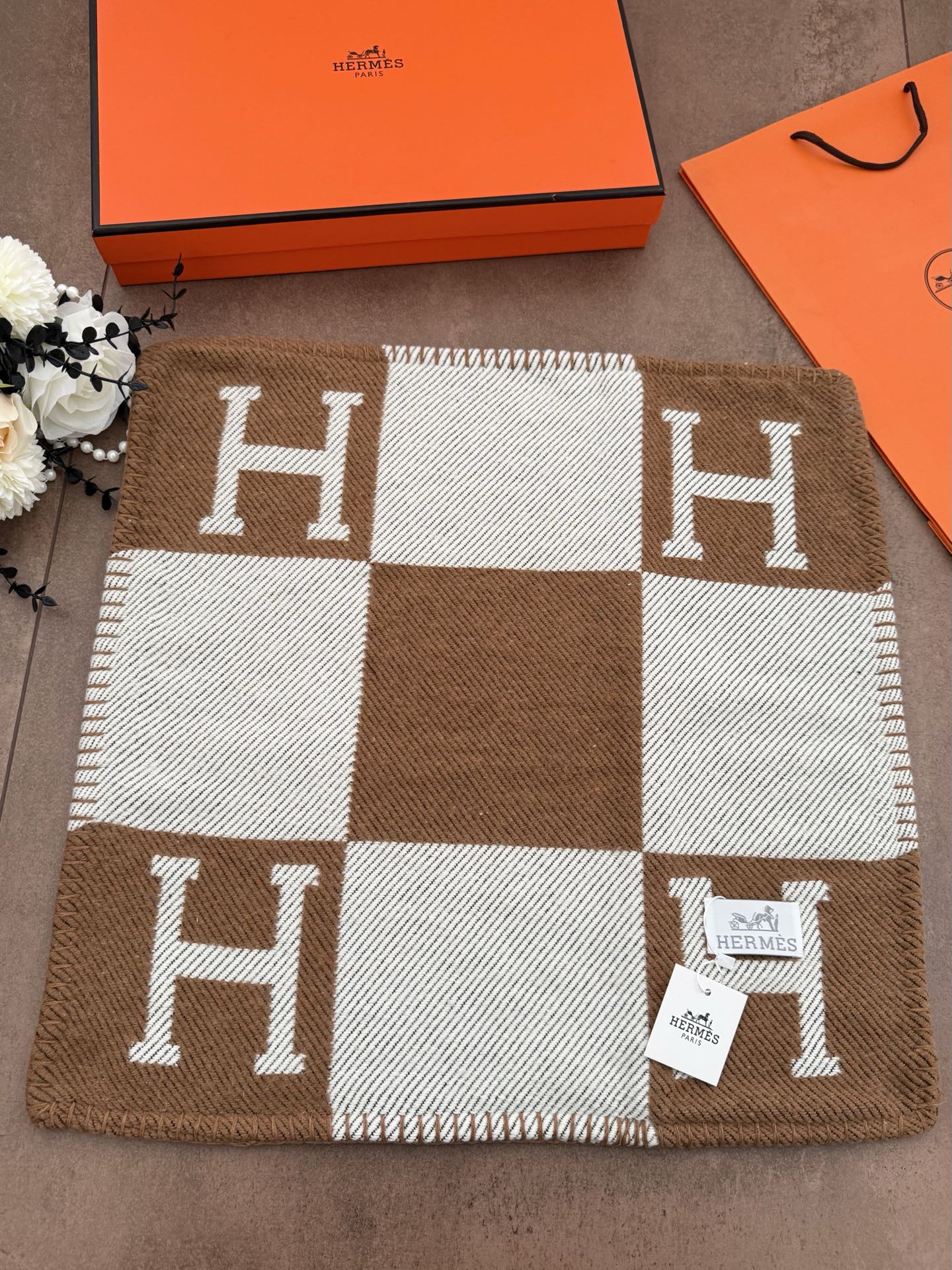 HERMES　エルメス　お部屋のアクセントに♪クッション　アヴァロン　Avalon Navy　Cushion　Hチェック柄　抱き枕カバー　まくら座布　団カバー　9色入れ - 画像 9