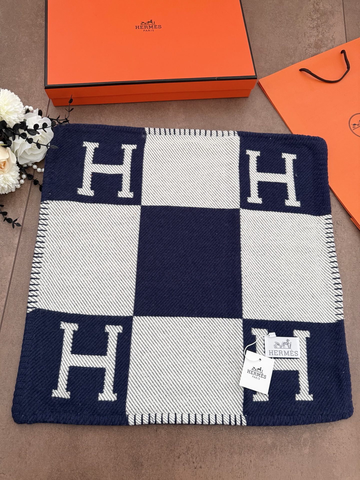 HERMES　エルメス　お部屋のアクセントに♪クッション　アヴァロン　Avalon Navy　Cushion　Hチェック柄　抱き枕カバー　まくら座布　団カバー　9色入れ - 画像 15