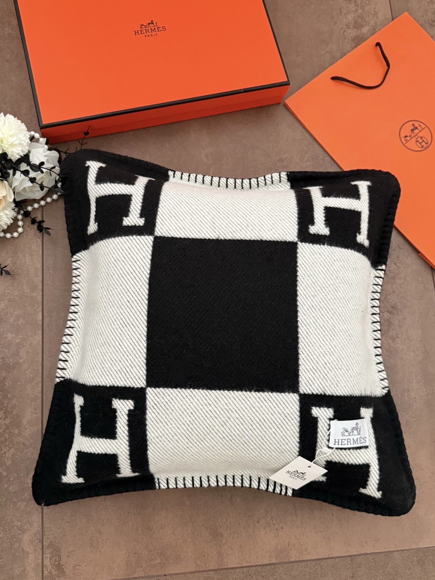 HERMES　エルメス　お部屋のアクセントに♪クッション　アヴァロン　Avalon Navy　Cushion　Hチェック柄　抱き枕カバー　まくら座布　団カバー　9色入れ - 画像 18