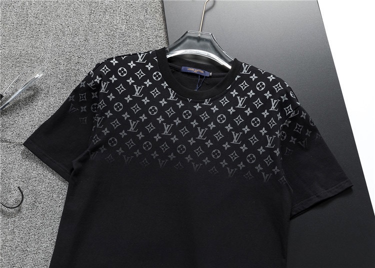 ルイヴィトン Louis Vuittonセットアップ 上下2点セット モノグラム 半袖Ｔシャツとショートパンツ プリントロゴ LVカジュアルウェア - 画像 5
