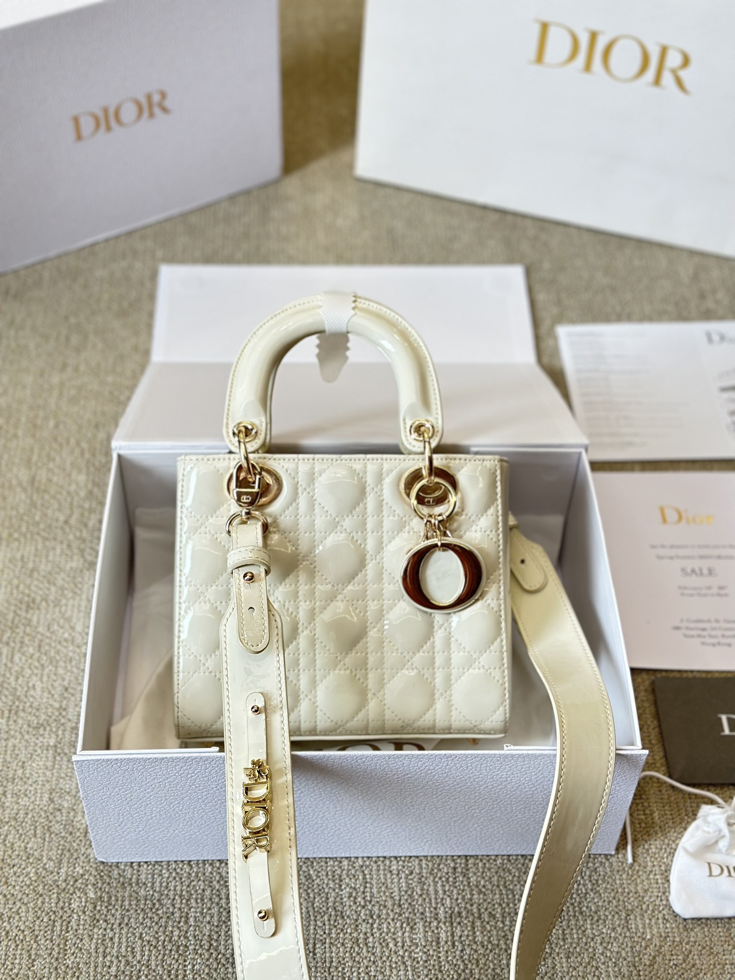 クリスチャンディオール　レディ ディオール バッグ  Christian Dior　可愛いLady Dior Bag 　　ミニ/スモール/ミディアム　バッグ　 女性　ショルダーバッグ　レザー 　ハンドバッグ　4色 - 画像 7