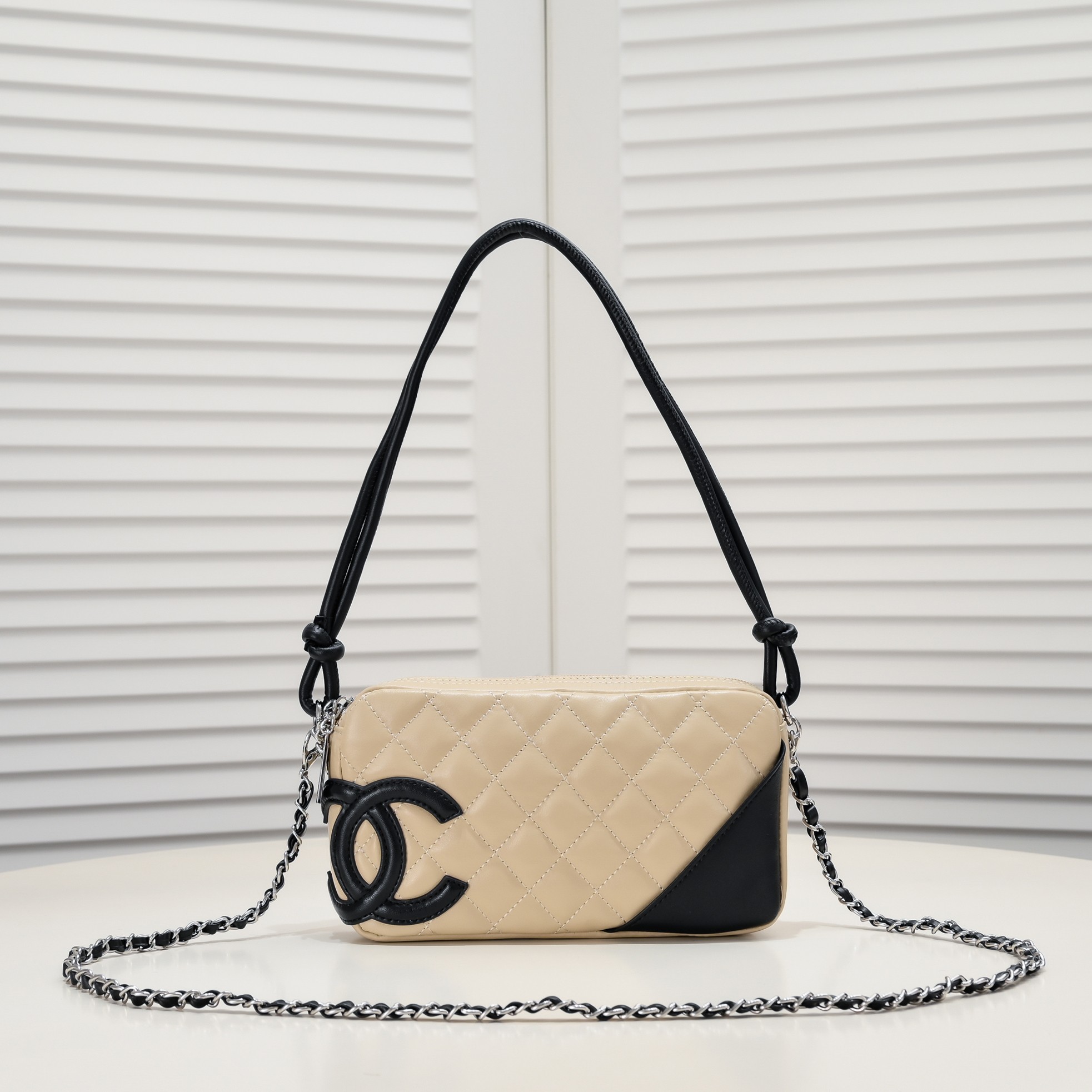 yukishop【 N級品のスーパーコピーブランド通販の専門店!】 / シャネル CHANEL カンボンライン アクセサリーポーチ ココマーク ミニ ハンドバッグ レディース ショルダーバッグ 4色