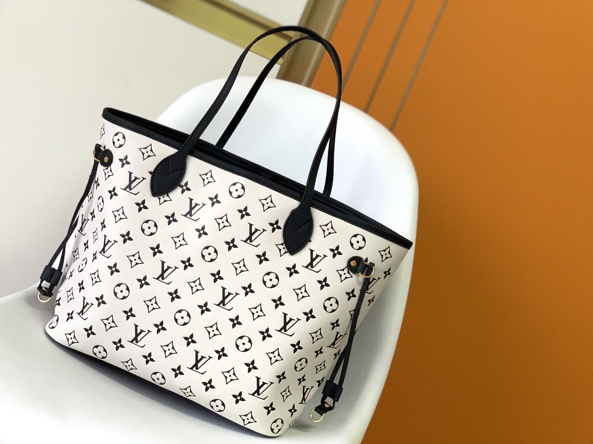 ルイヴィトン Louis Vuitton ネヴァーフル MM モノグラム ハンドバッグ ポーチ付き レディース トートバッグ 定番人気バッグ 2色選択可能 - 画像 6
