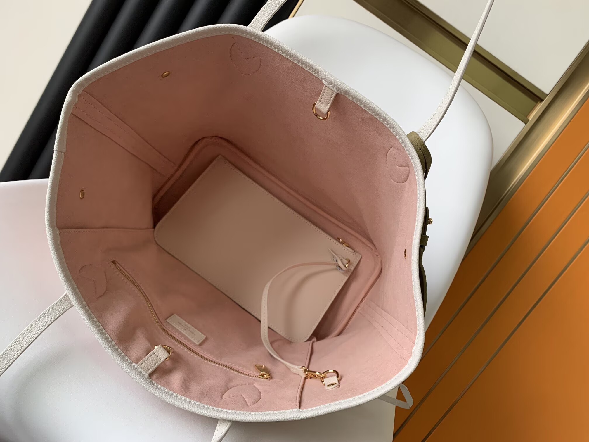 ルイヴィトン　Louis Vuitton　ネヴァーフル MM　モノグラム　ハンドバッグ　ポーチ付き　レディース　トートバッグ　定番人気バッグ　2色選択可能 - 画像 17