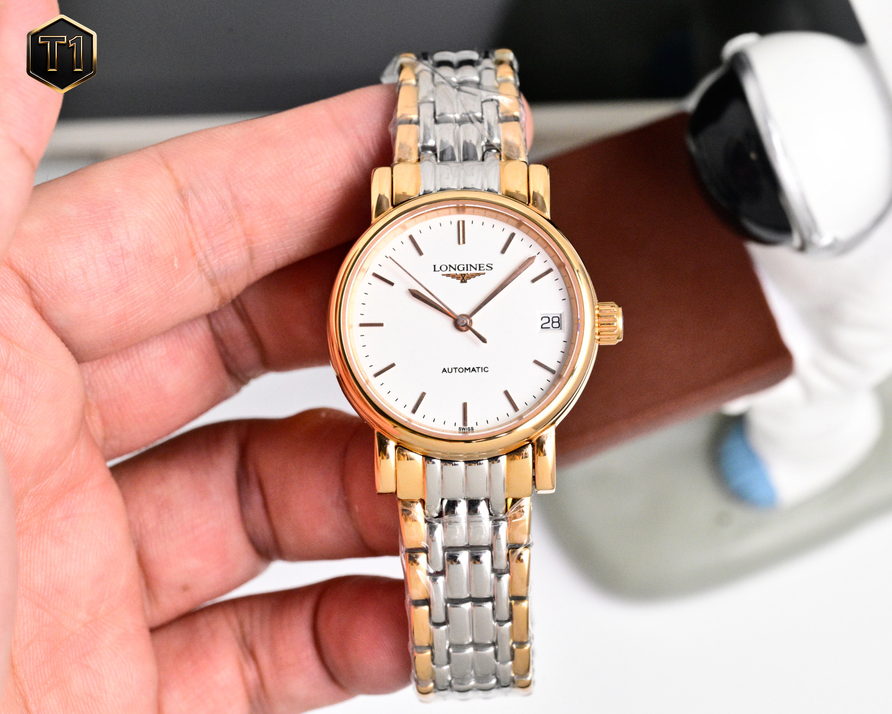 LONGINES ロンジン 腕時計 38.5mm 2824機芯 ホワイト ブラック 2色展開 - 画像 1