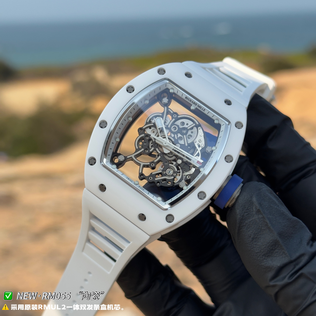 RICHARD MILLE リチャードミラー 腕時計 本革 軽量 通勤 ホワイト - 画像 1