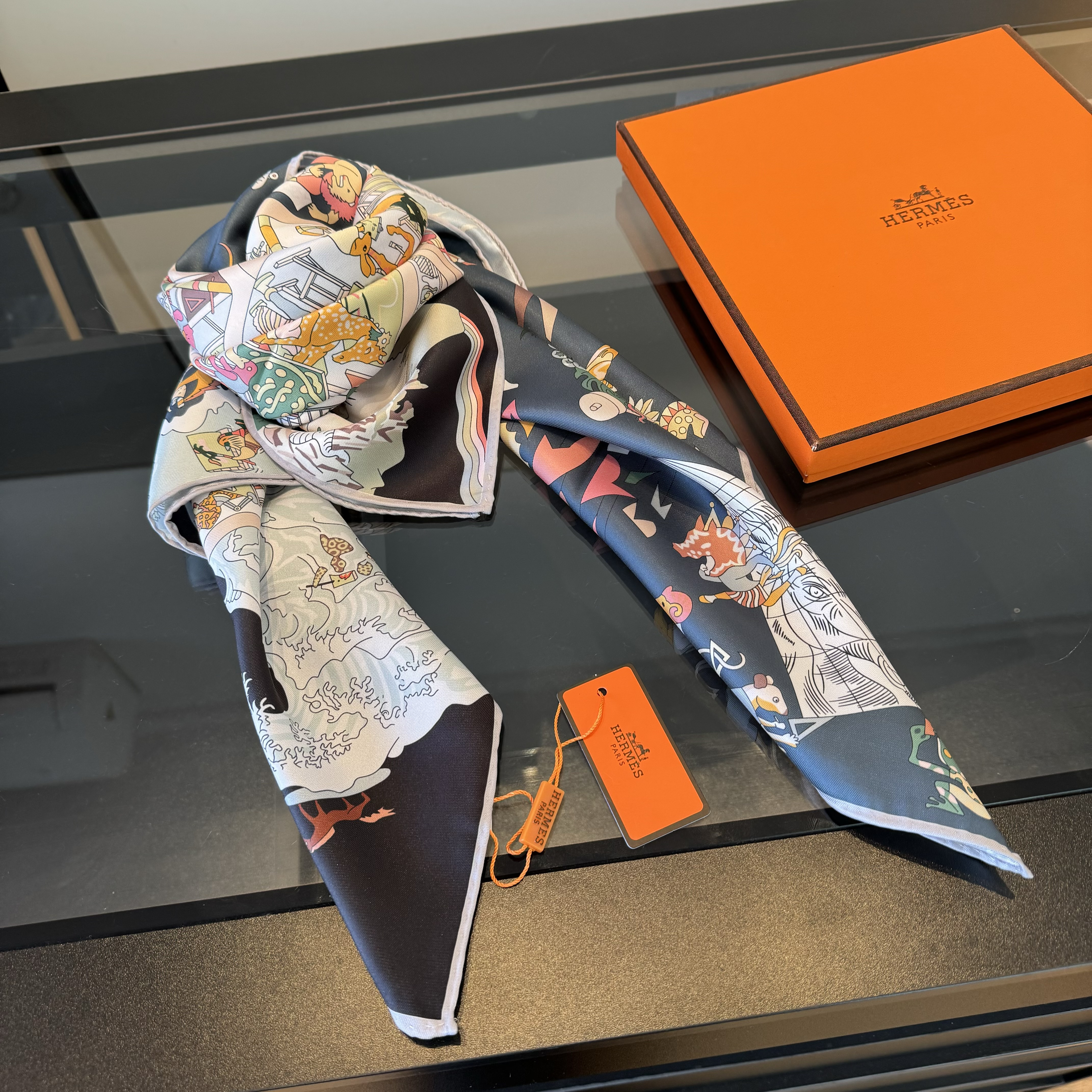 エルメス HERMES シルク アカデミア・イピカ ブラン スカーフ90  ジャン ヴェール  5色 - 画像 10