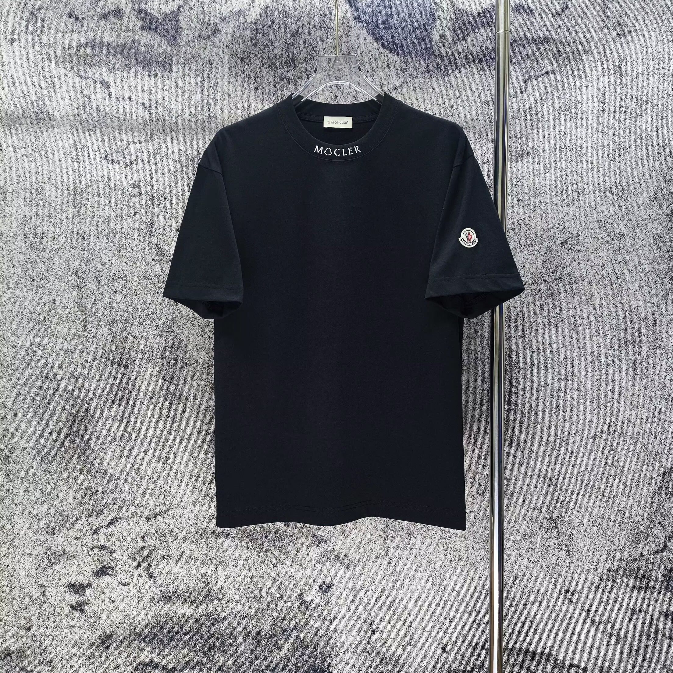 モンクレール MONCLER 半袖シャツ オシャレTシャツ クルーネックシャツ ブラック/ホワイト 男女兼用 カップルシャツ T-shirt 2色 - 画像 6
