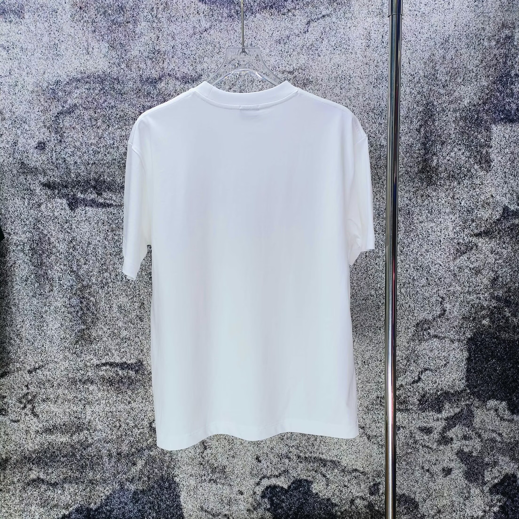 モンクレール MONCLER 半袖シャツ オシャレTシャツ クルーネックシャツ ブラック/ホワイト 男女兼用 カップルシャツ T-shirt 2色 - 画像 3
