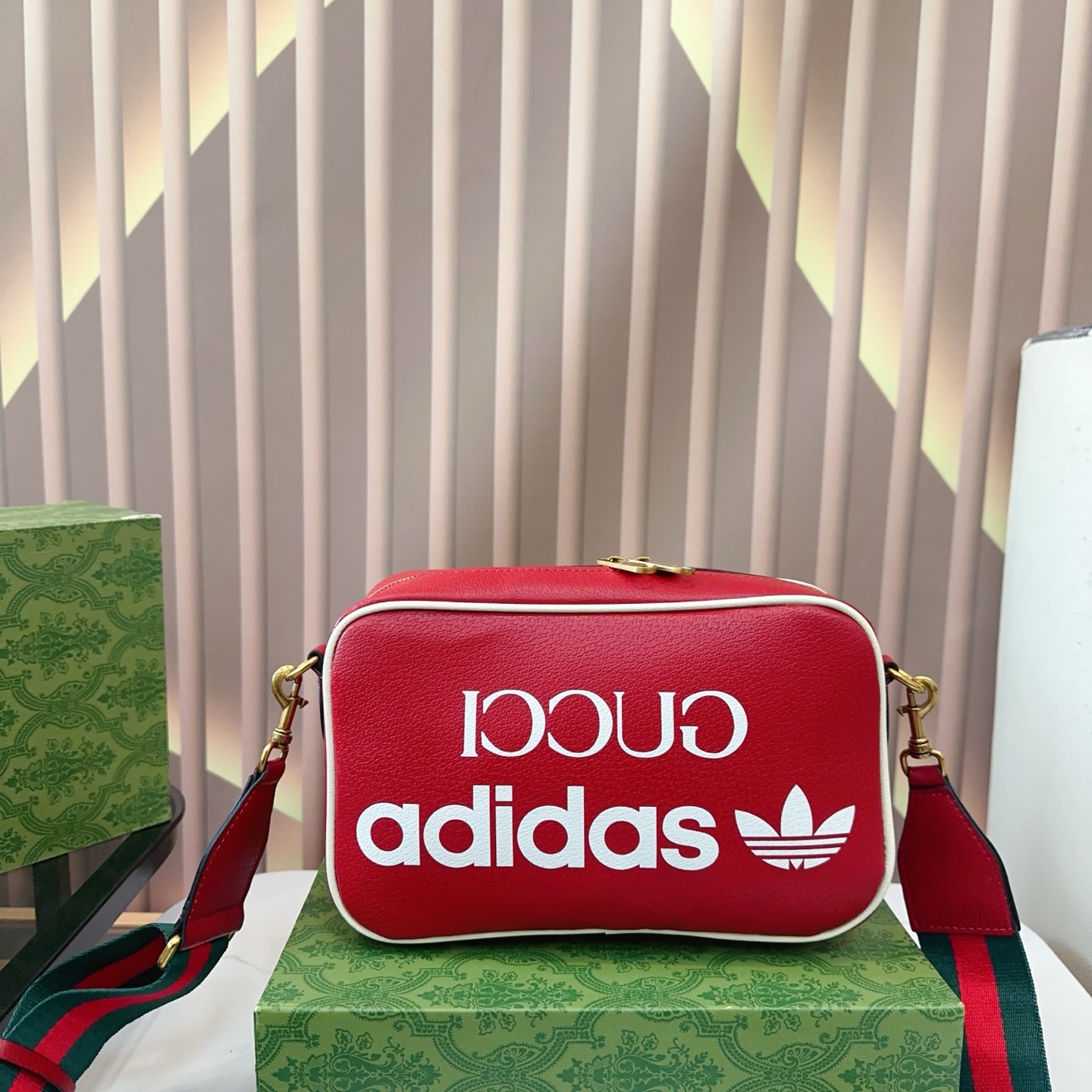 グッチ x アディダス Gucci x adidas ロゴ 小型ショルダーバッグ コラボバック - 画像 4