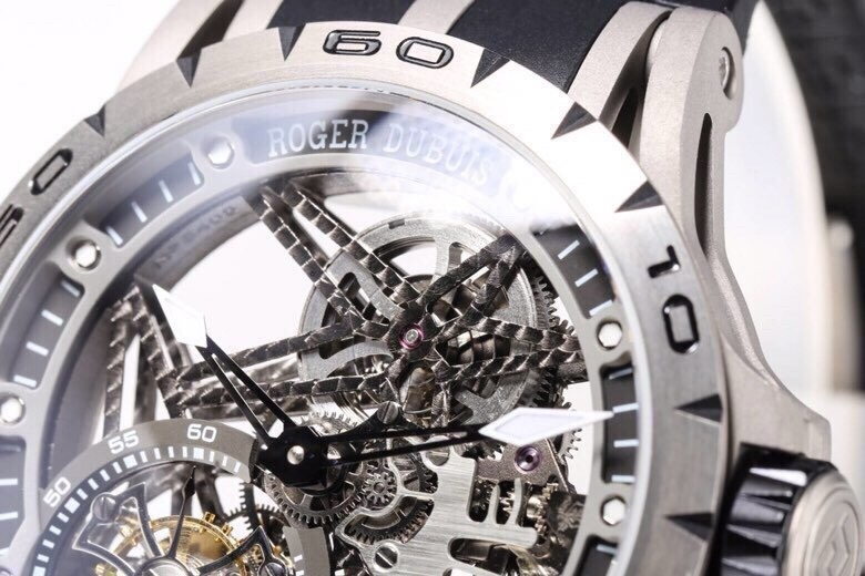 ROGER DUBUIS ロジェデュビュー 腕時計 メンズ 一體陀飛輪 メカニカル 45mm ブラック - 画像 3
