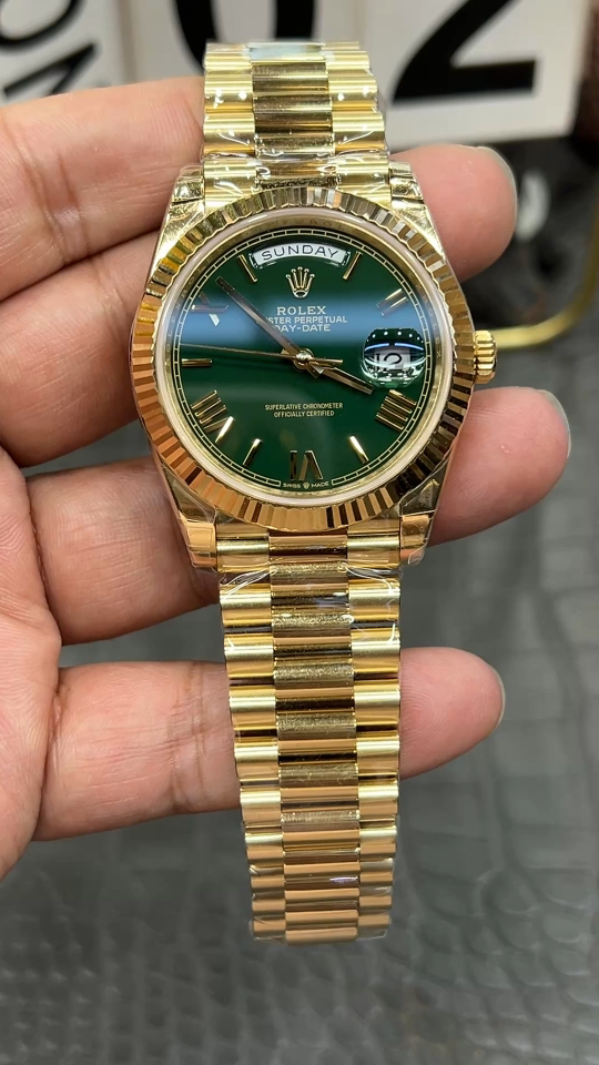 ROLEX ロレックス 星期日型 腕時計 メンズ 自動巻き 40mm 賭 緑 全1色 - 画像 1