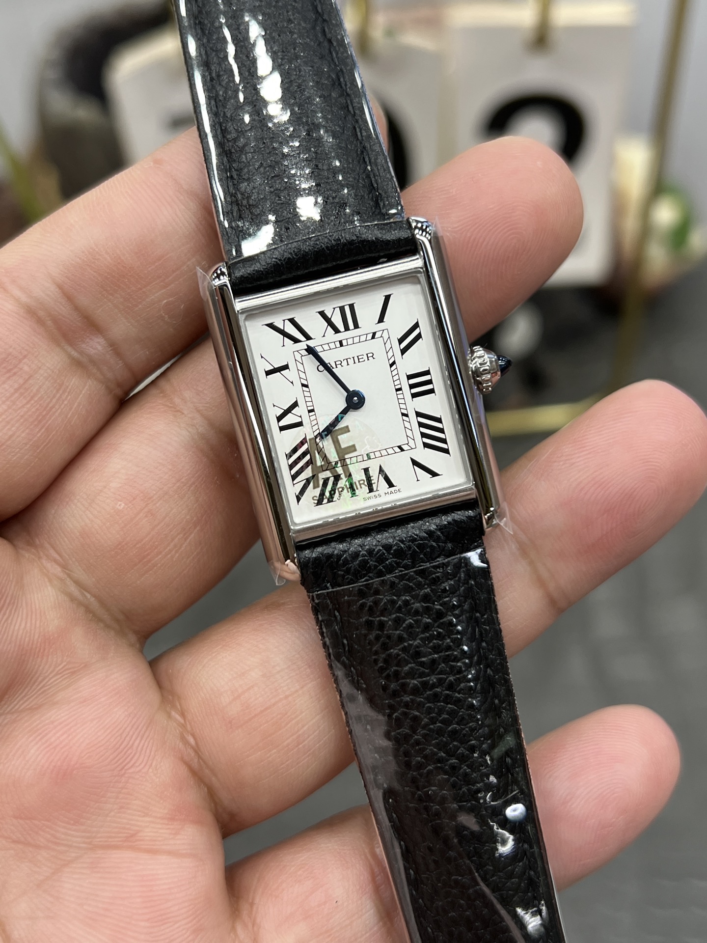 AF カルティエ 新タンクシリーズ 腕時計 レディース ラウンドケース ローマ数字 33.5mm ブラック - 画像 2