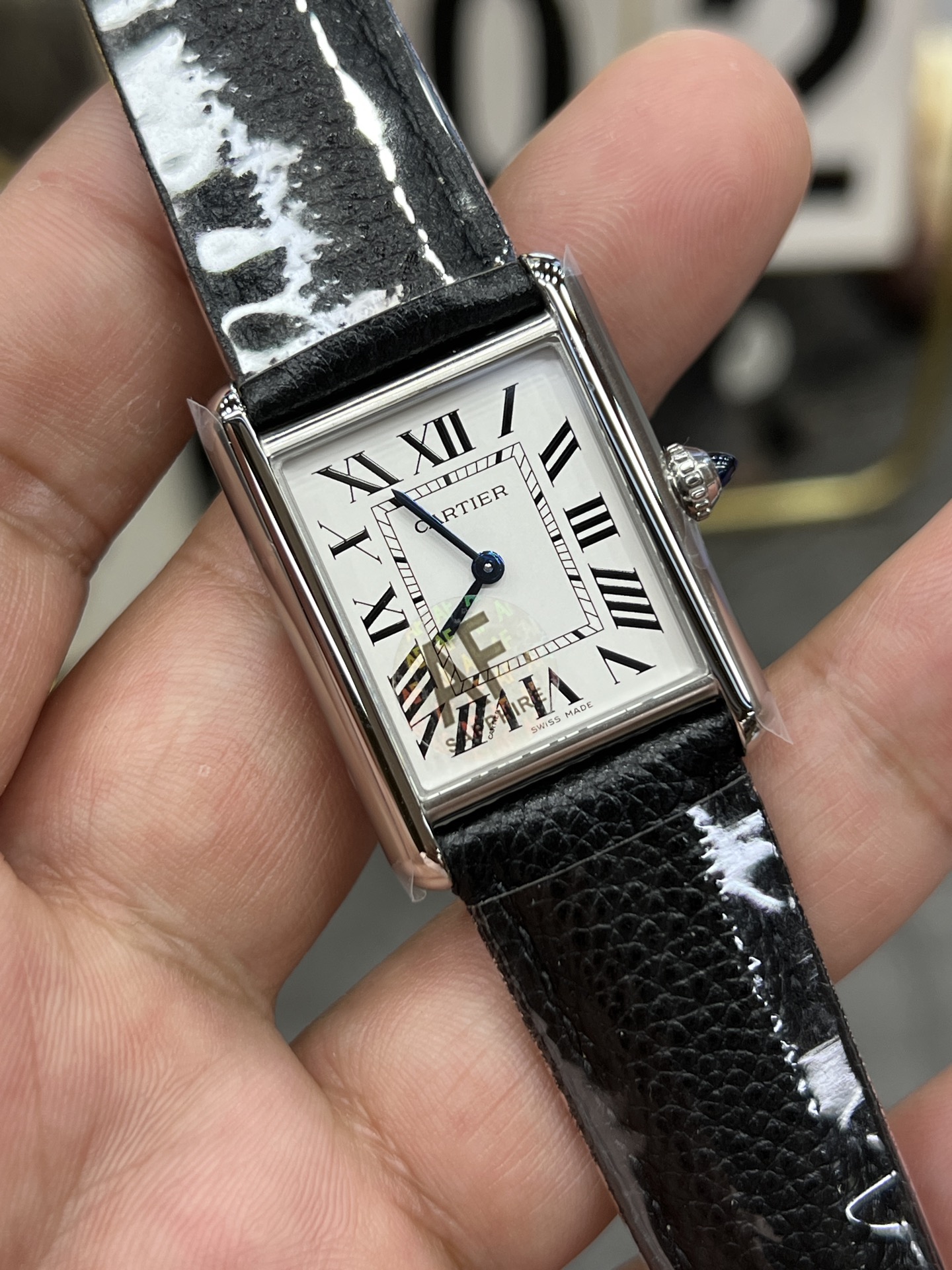 AF カルティエ 新タンクシリーズ 腕時計 レディース ラウンドケース ローマ数字 33.5mm ブラック - 画像 5