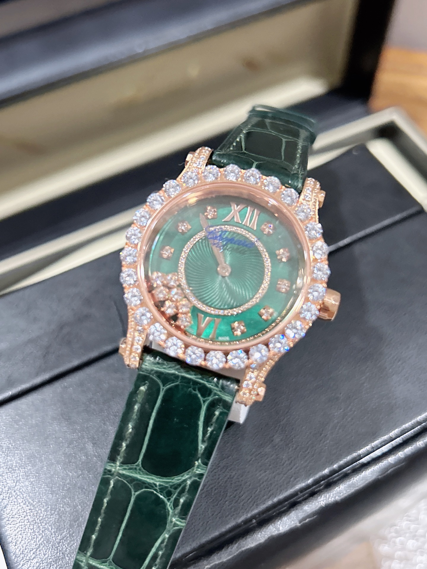 CHOPARD ショパール レディース 腕時計 ラグジュアリー 自動巻き ダイヤモンド レザーベルト 全6色