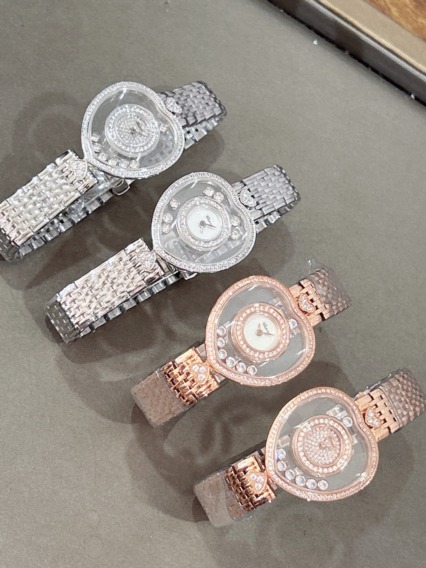 CHOPARD ショパード ハッピーダイヤモンド 腕時計 レディース 心形 ダイヤ フリー回転 26mm 全2色