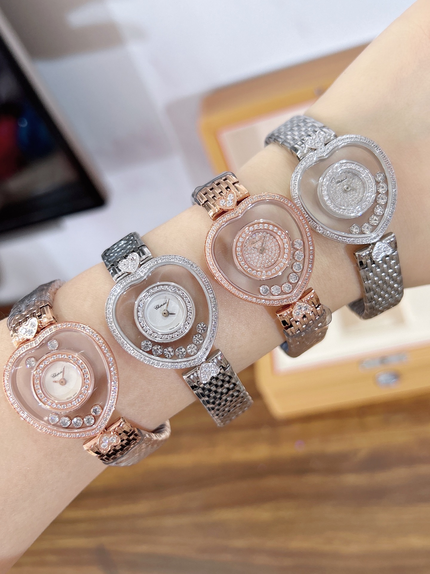 CHOPARD ショパード ハッピーダイヤモンド 腕時計 レディース 心形 ダイヤ フリー回転 26mm 全2色 - 画像 2
