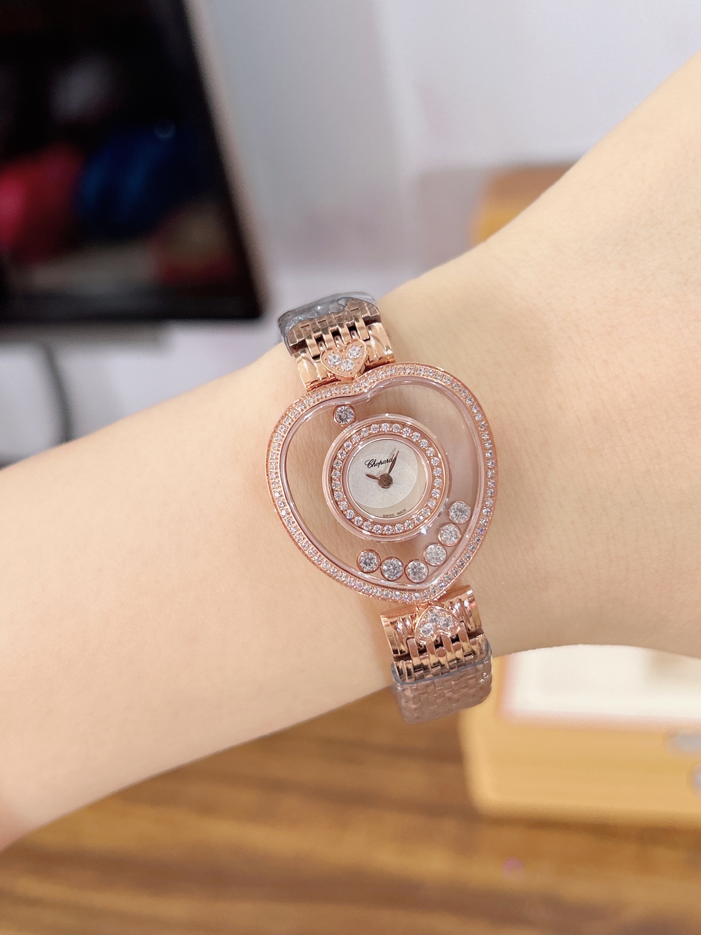 CHANEL シャネル ハッピーダイヤモンド 腕時計 レディース ハート型 26mm プラチナ ローズゴールド 全2色 - 画像 3