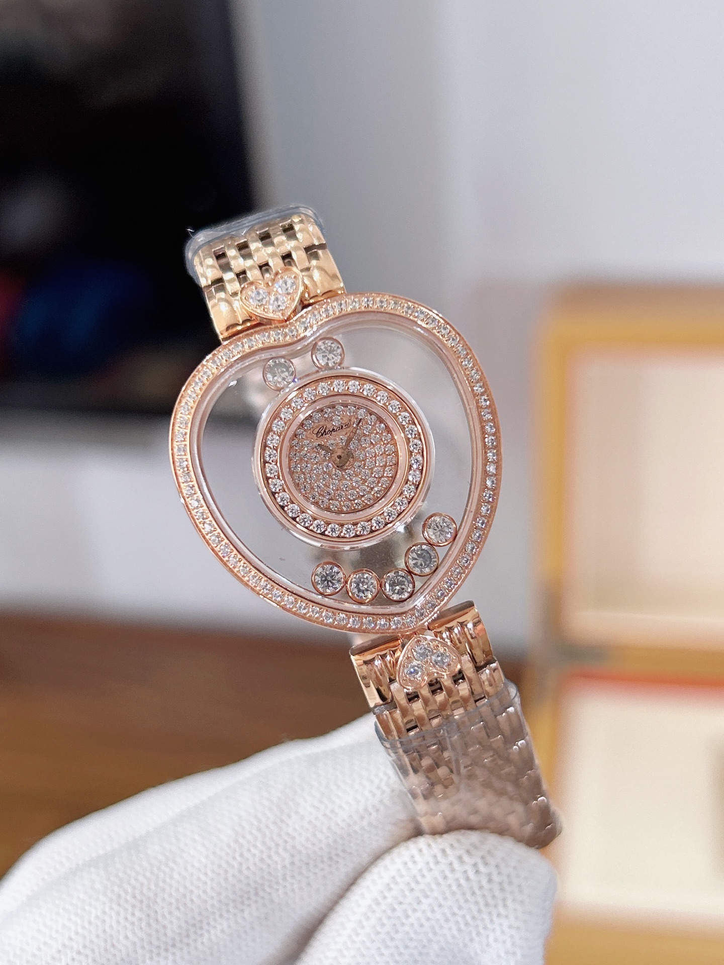 CHANEL シャネル ハッピーダイヤモンド 腕時計 レディース ハート型 26mm プラチナ ローズゴールド 全2色 - 画像 8