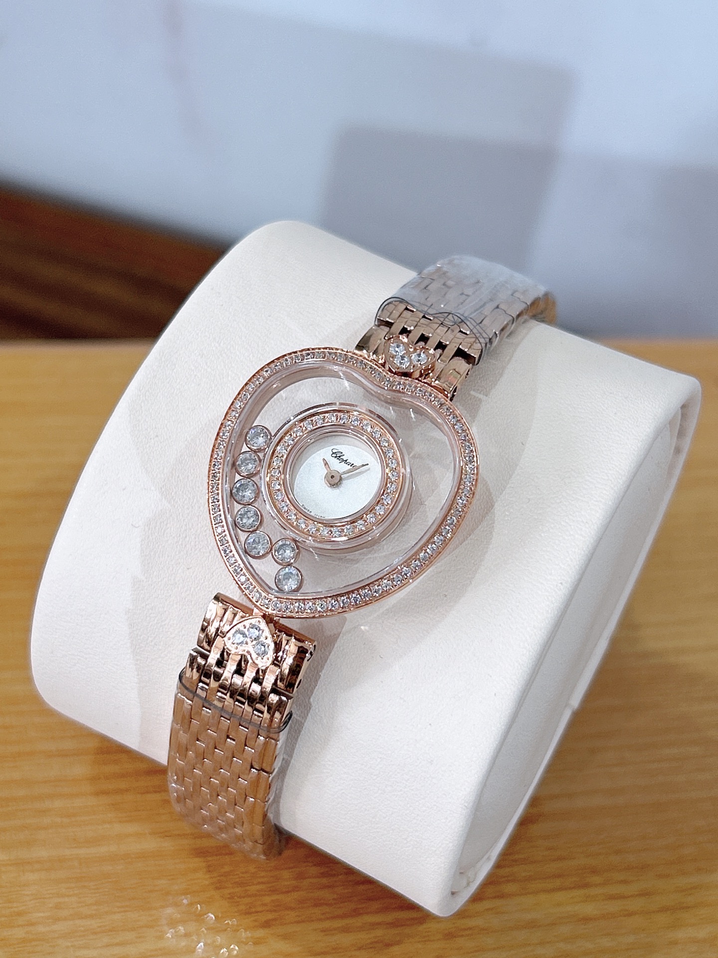 CHOPARD ショパール ハッピーダイヤモンド 腕時計 レディース ハート型 ルビー シリコン ベルト ホワイト ブラック - 画像 4
