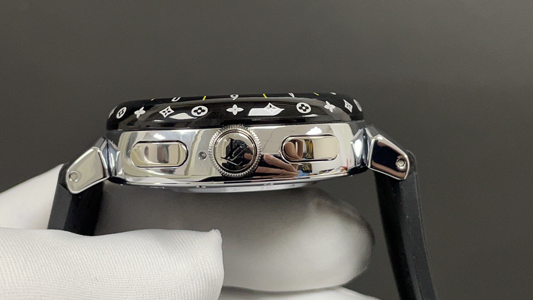 LV ルイヴィトン 時計 スマートウォッチ 1.2インチ AMOLED 44mm ブラック - 画像 5