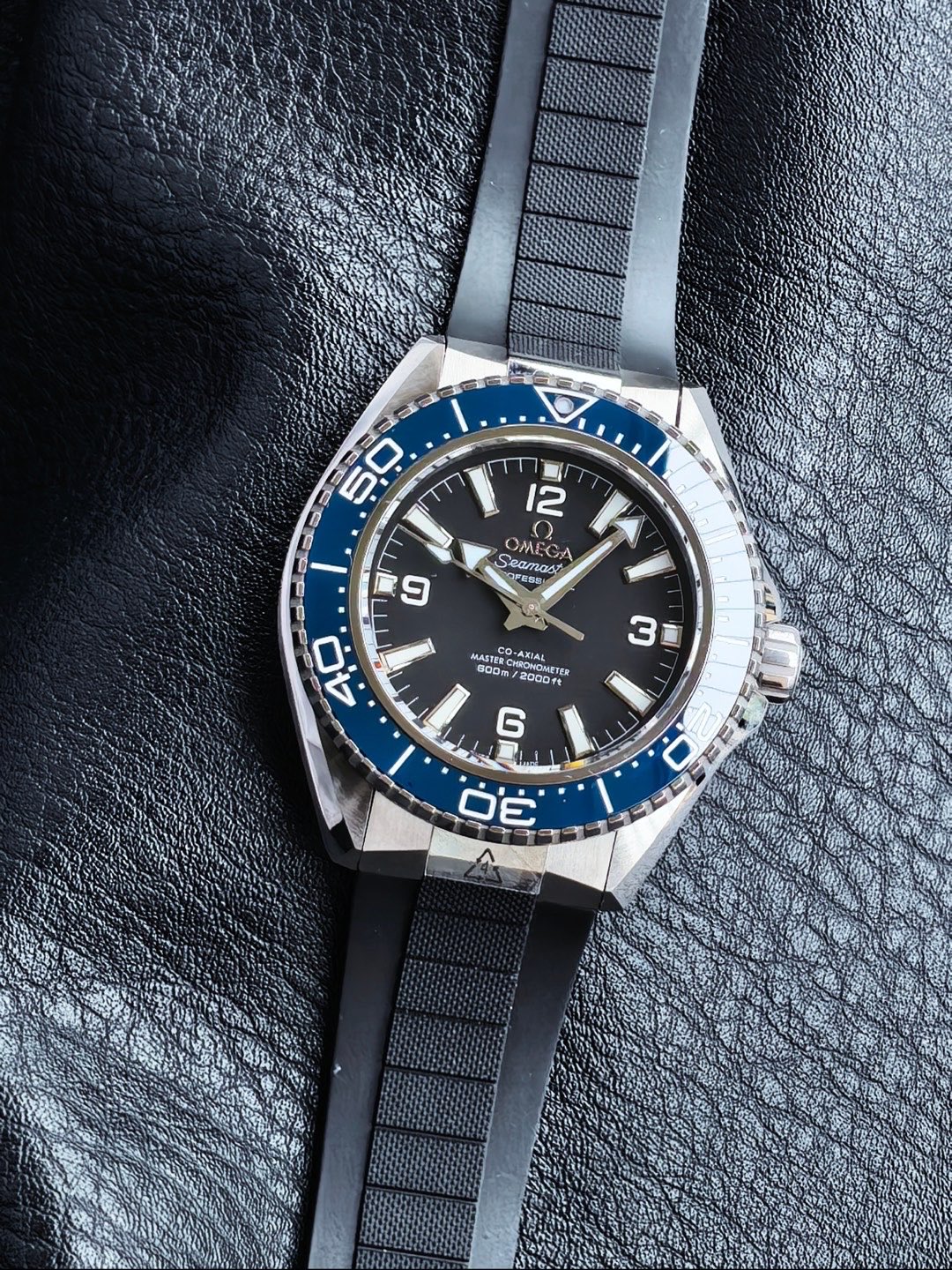 OMEGA オメガ シーマスター 腕時計 メンズ 自動巻き 機械式 42mm ブルーリング ブラック