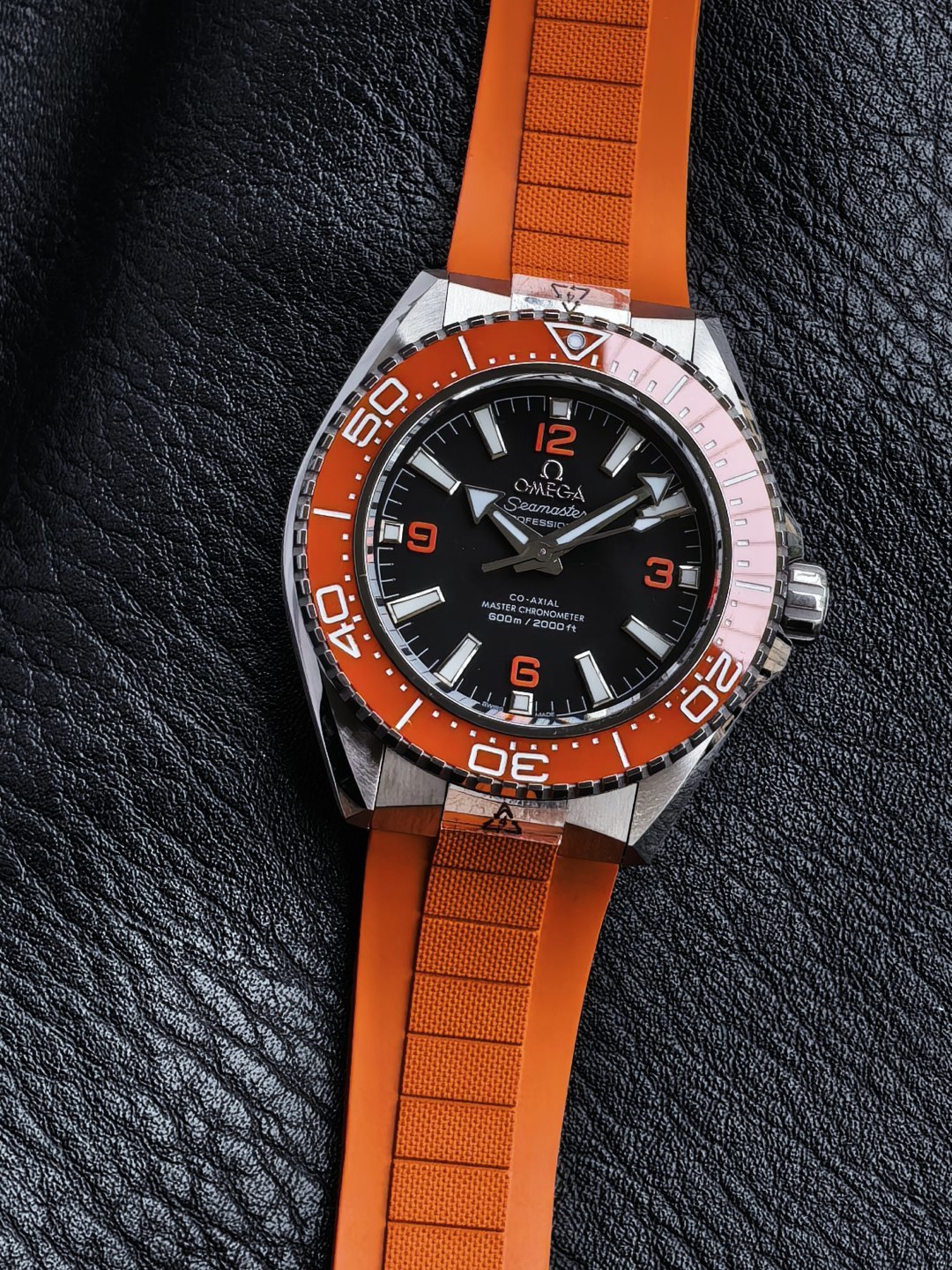 OMEGA オメガ シーマスター 腕時計 メンズ 自動巻き 耐衝撃 600m ブラック オレンジ - 画像 2