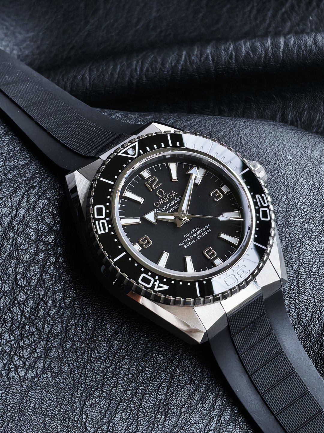 OMEGA オメガ シーマスター 腕時計 メンズ 自動巻き 機械式 42mm ブラック リューズガード 600m防水 全3色 - 画像 6