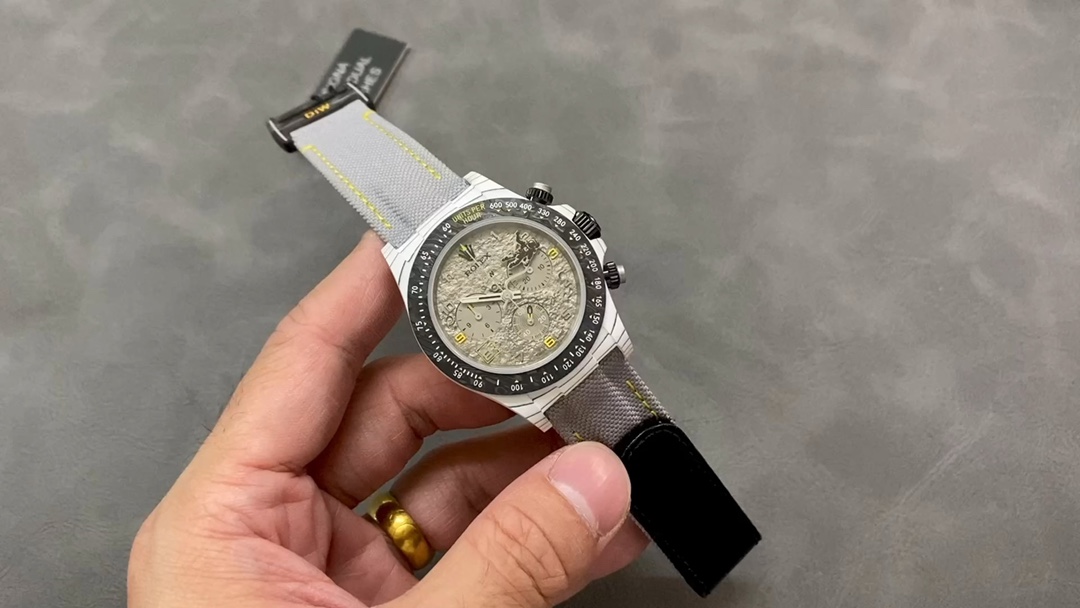 OMEGA オメガ デイトナ 腕時計 メンズ 40mm 透底 ディトーナ カーボン マイナス 211.30.40.40.01.001