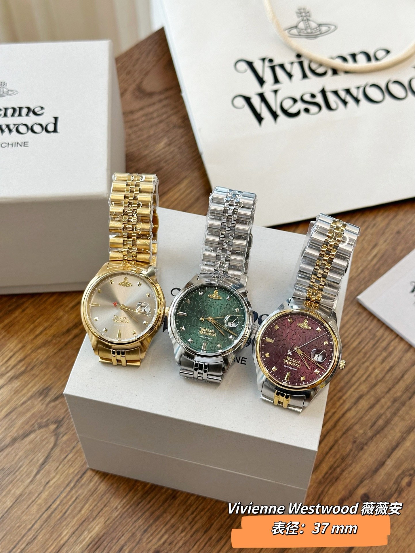 Vivienne Westwood ヴィヴィアン・ウエストウッド 腕時計 メンズ・レディース ファッション シルバー ブラック ゴールド 全3色