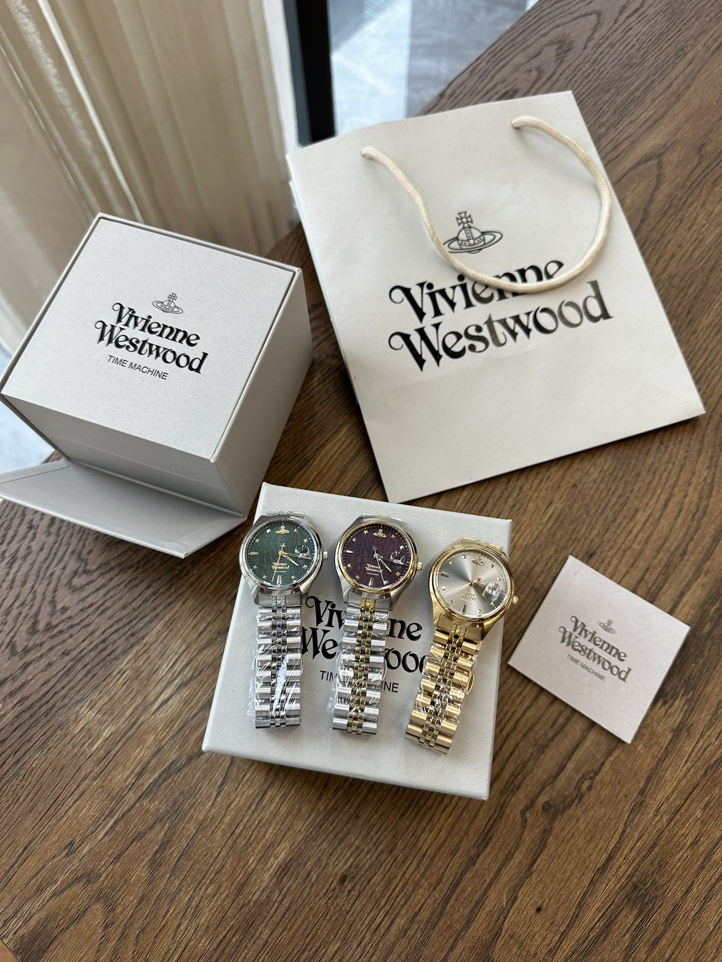Vivienne Westwood ヴィヴィアンウエストウッド 腕時計 レディース シルバー ブラック ホワイト 37mm イギリス限定 - 画像 2