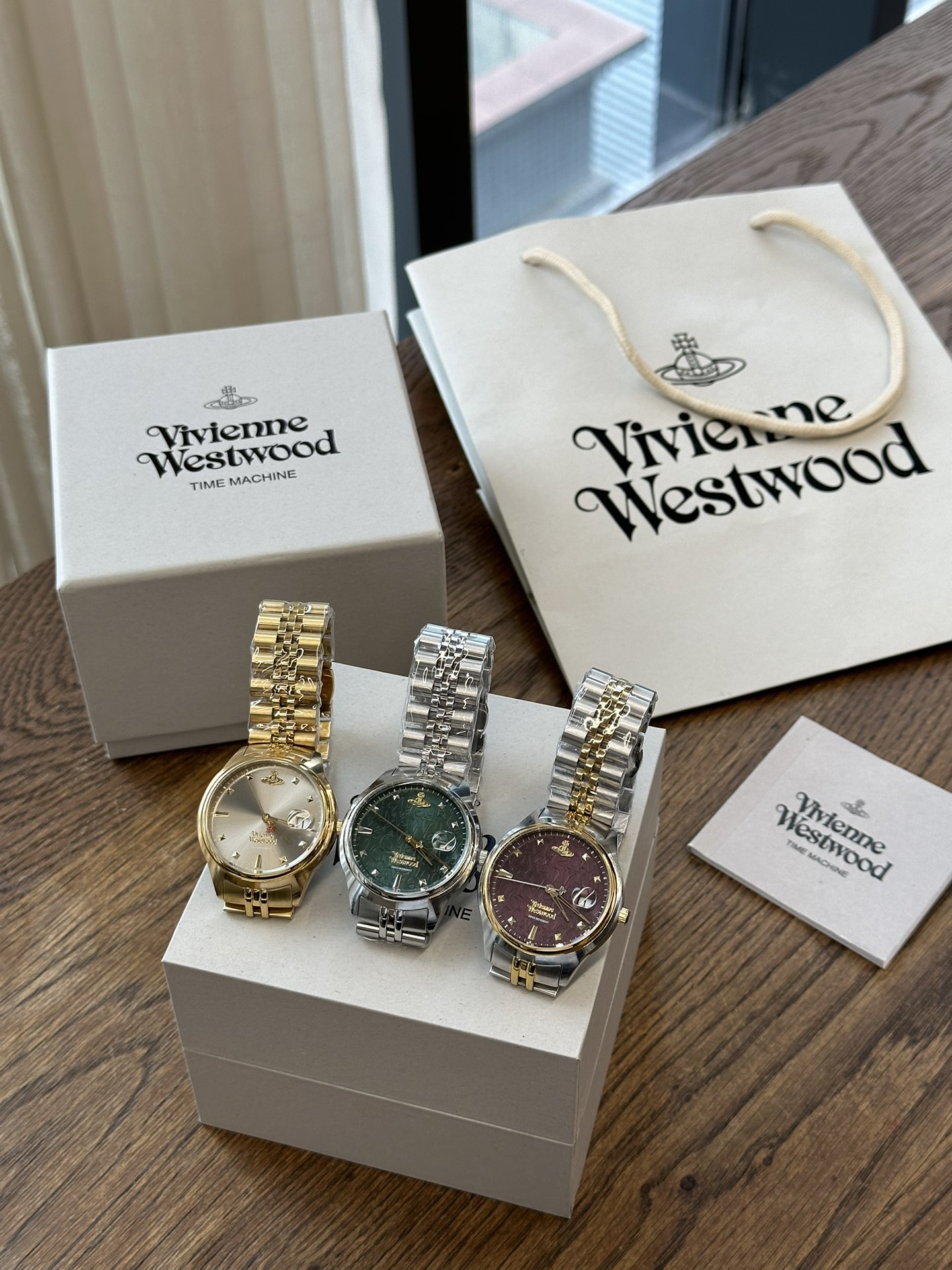 Vivienne Westwood ヴィヴィアンウエストウッド 腕時計 レディース シルバー ブラック ホワイト 37mm イギリス限定 - 画像 5