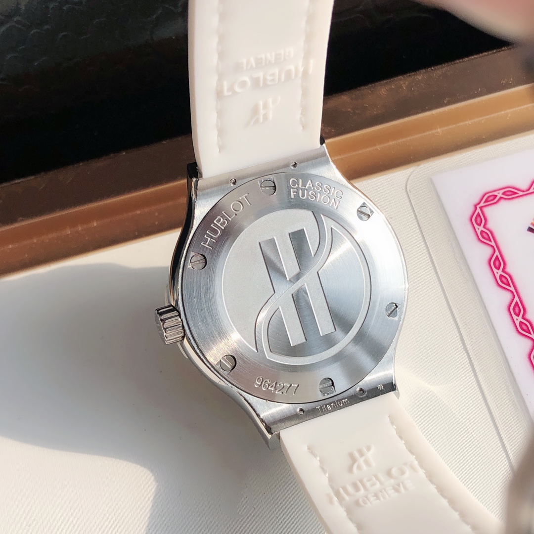 HUBLOT ユビキット タイプ4 腕時計 レディース ダイヤモンド ホワイト ブラック - 画像 9