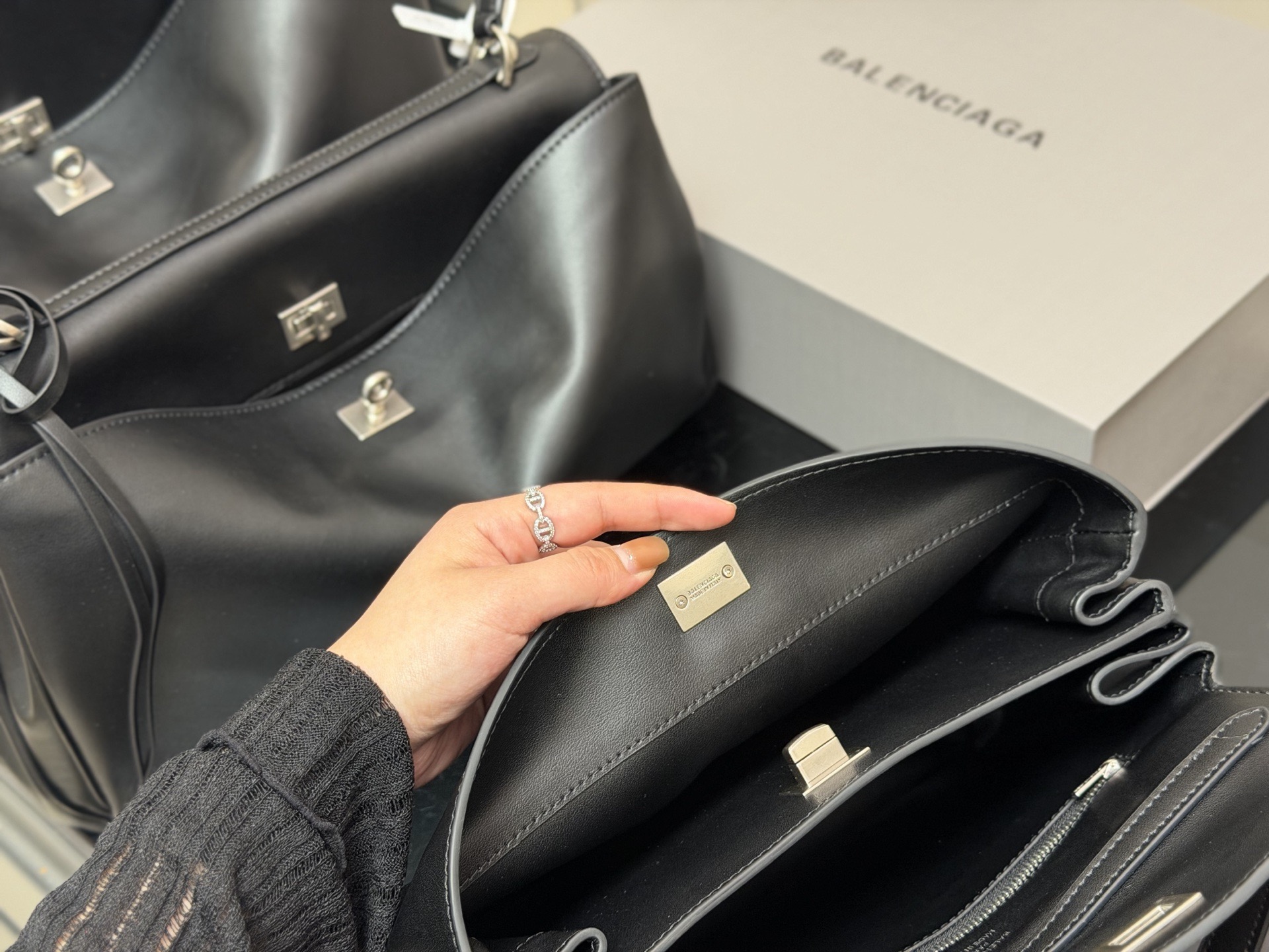 バレンシアガ　ウィメンズ　Rodeo　ロデオ　シルバー金具　Balenciaga　ハンドバッグ　レディース　バッグ　チャーム付き - 画像 6