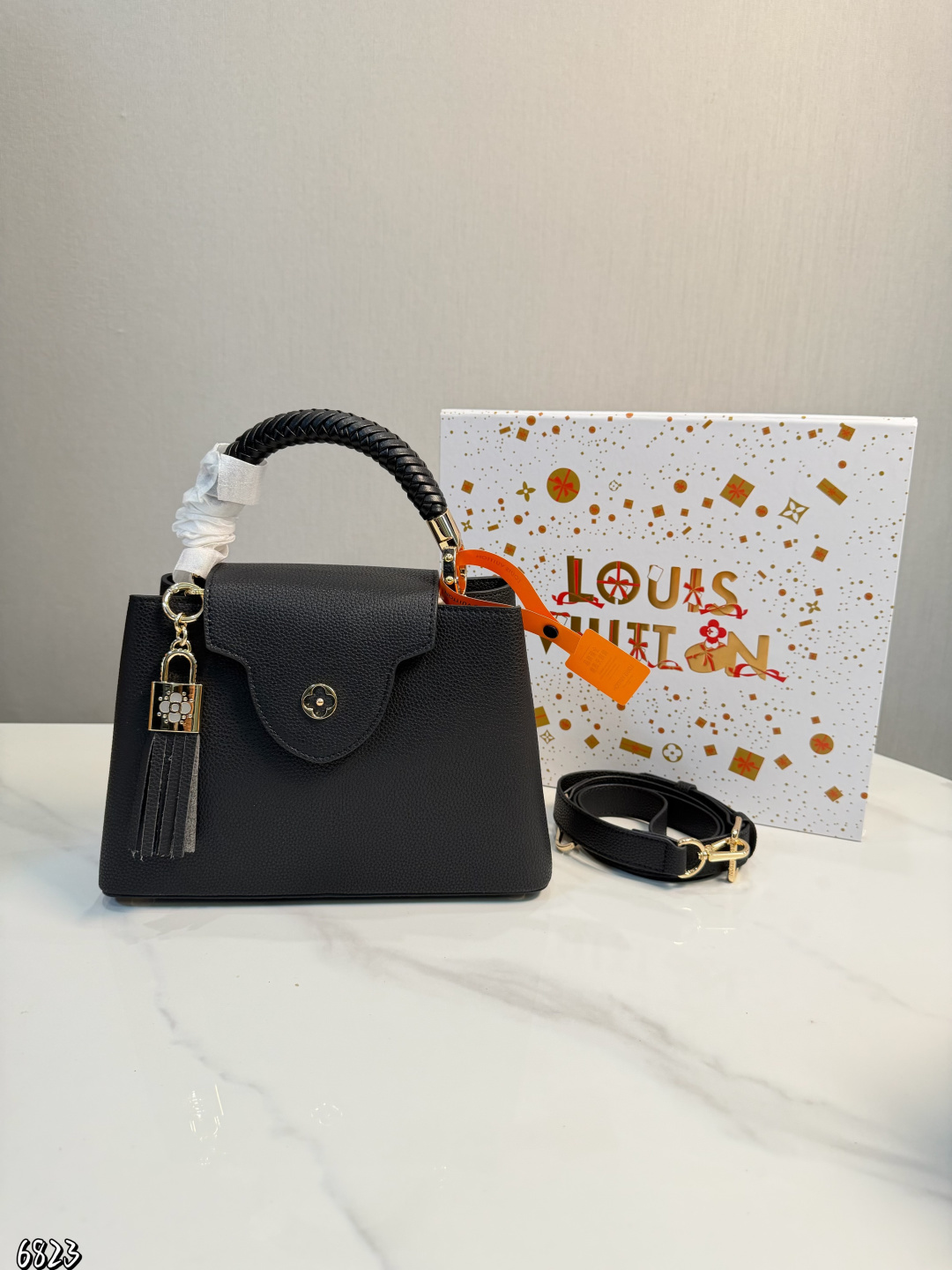 Louis Vuitton カプシーヌ MINI/BB　ルイヴィトン CAPUCINES MINI/BB　レザー　ショルダーバッグ　ハンドバッグ　レディースバッグ　6色 - 画像 10